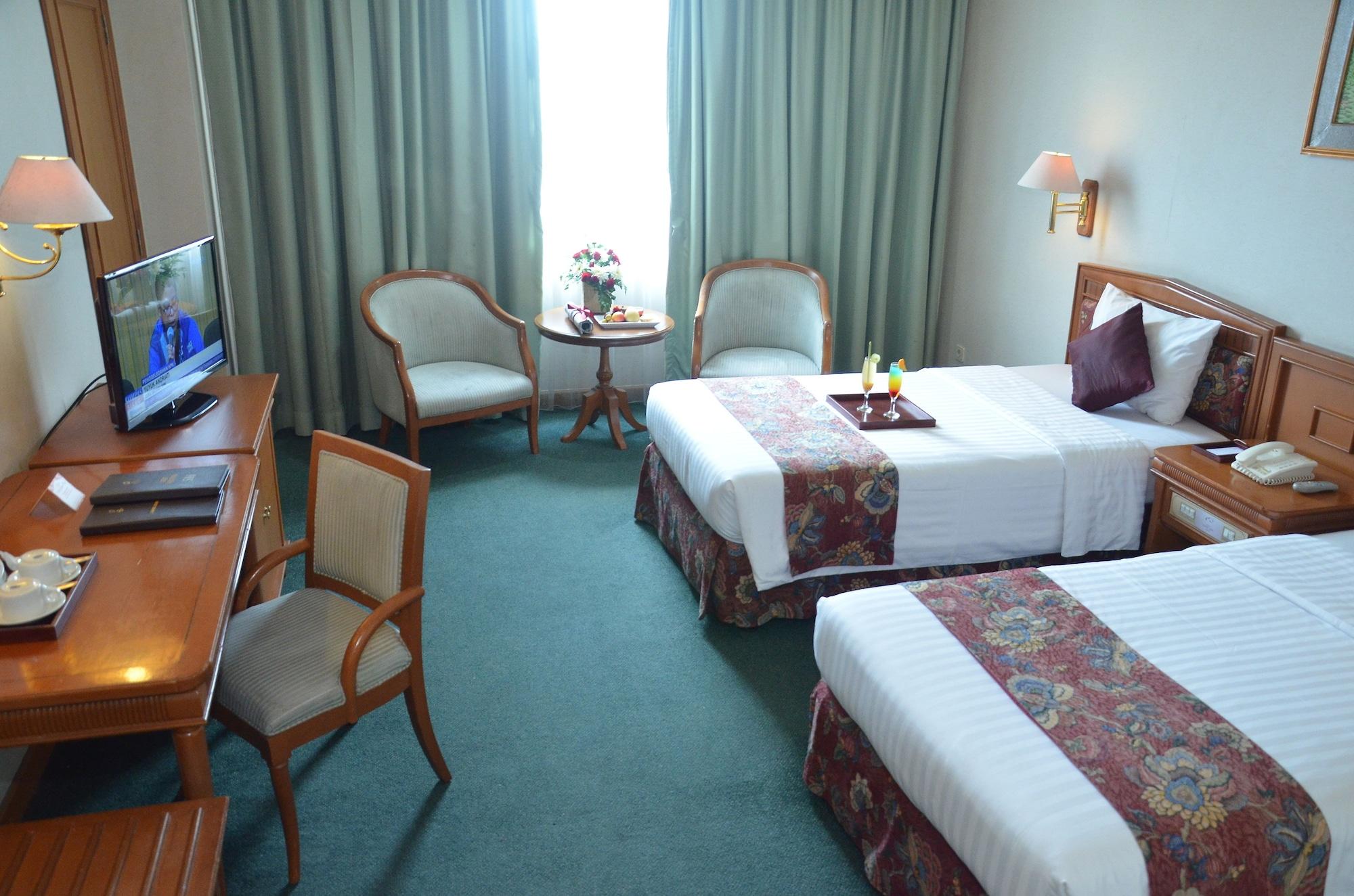 Hotel Sahid Jaya Solo Esterno foto