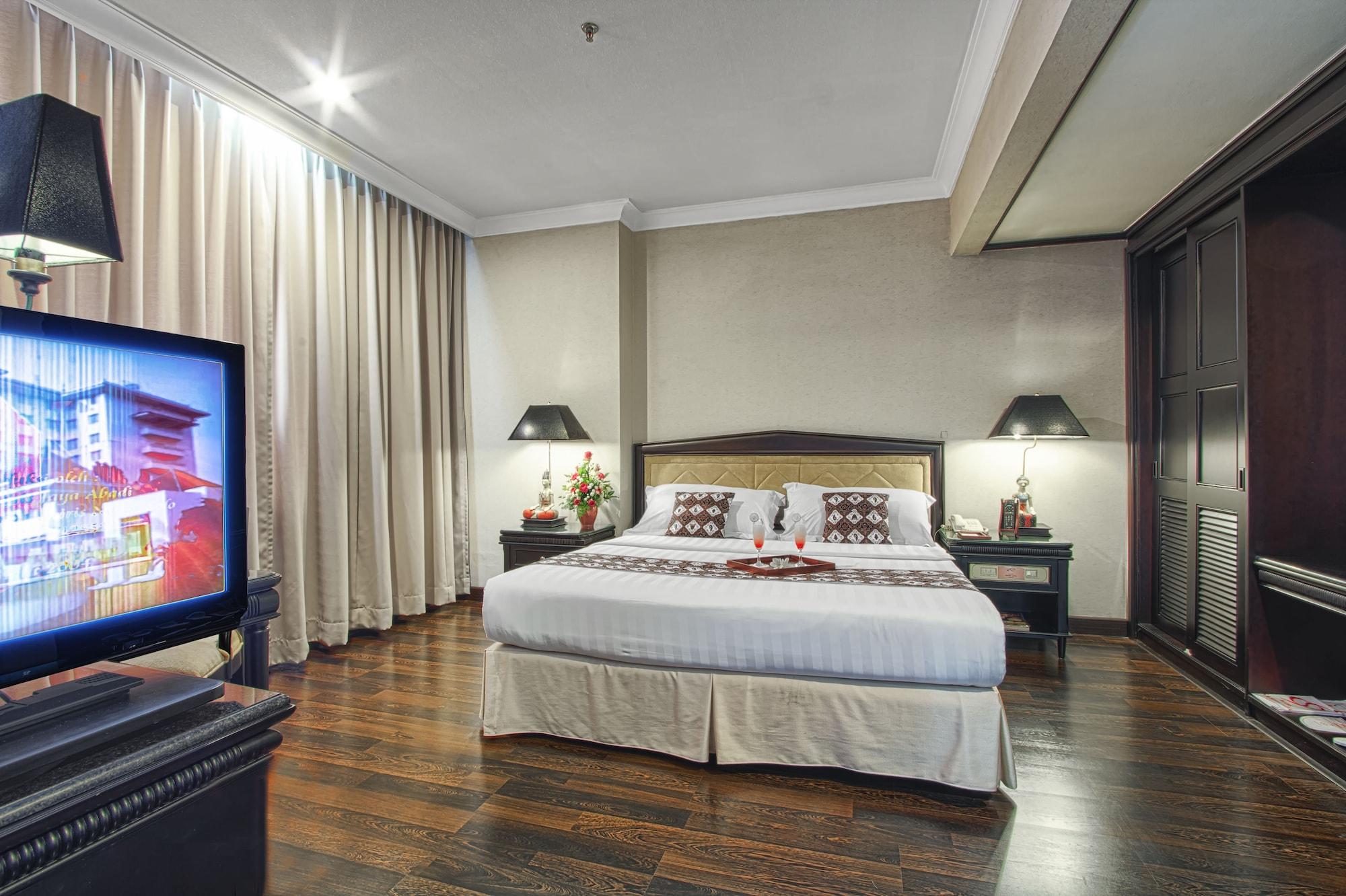 Hotel Sahid Jaya Solo Esterno foto