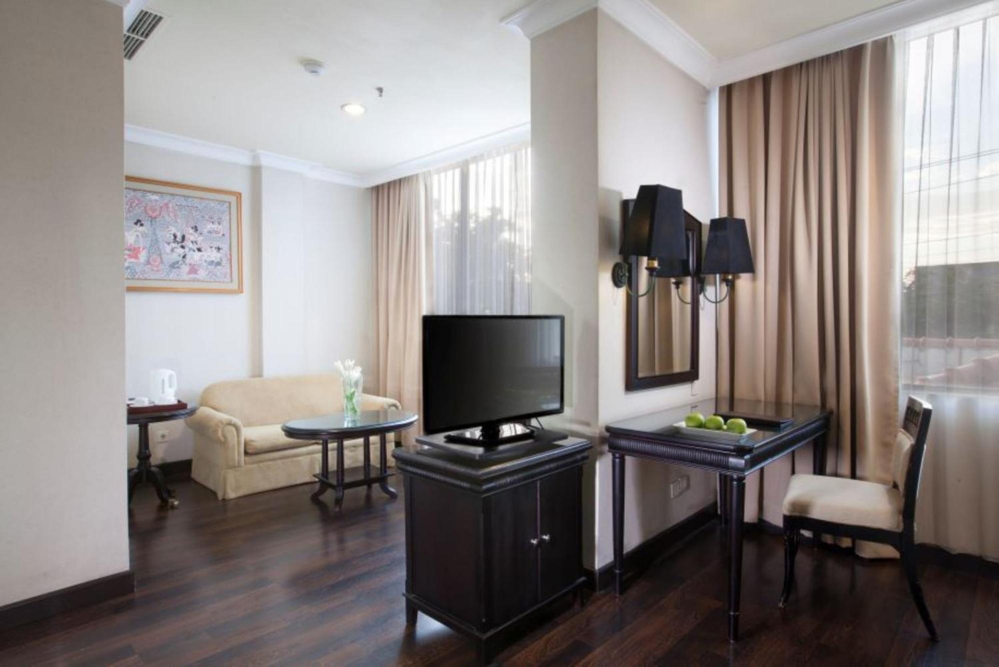 Hotel Sahid Jaya Solo Esterno foto