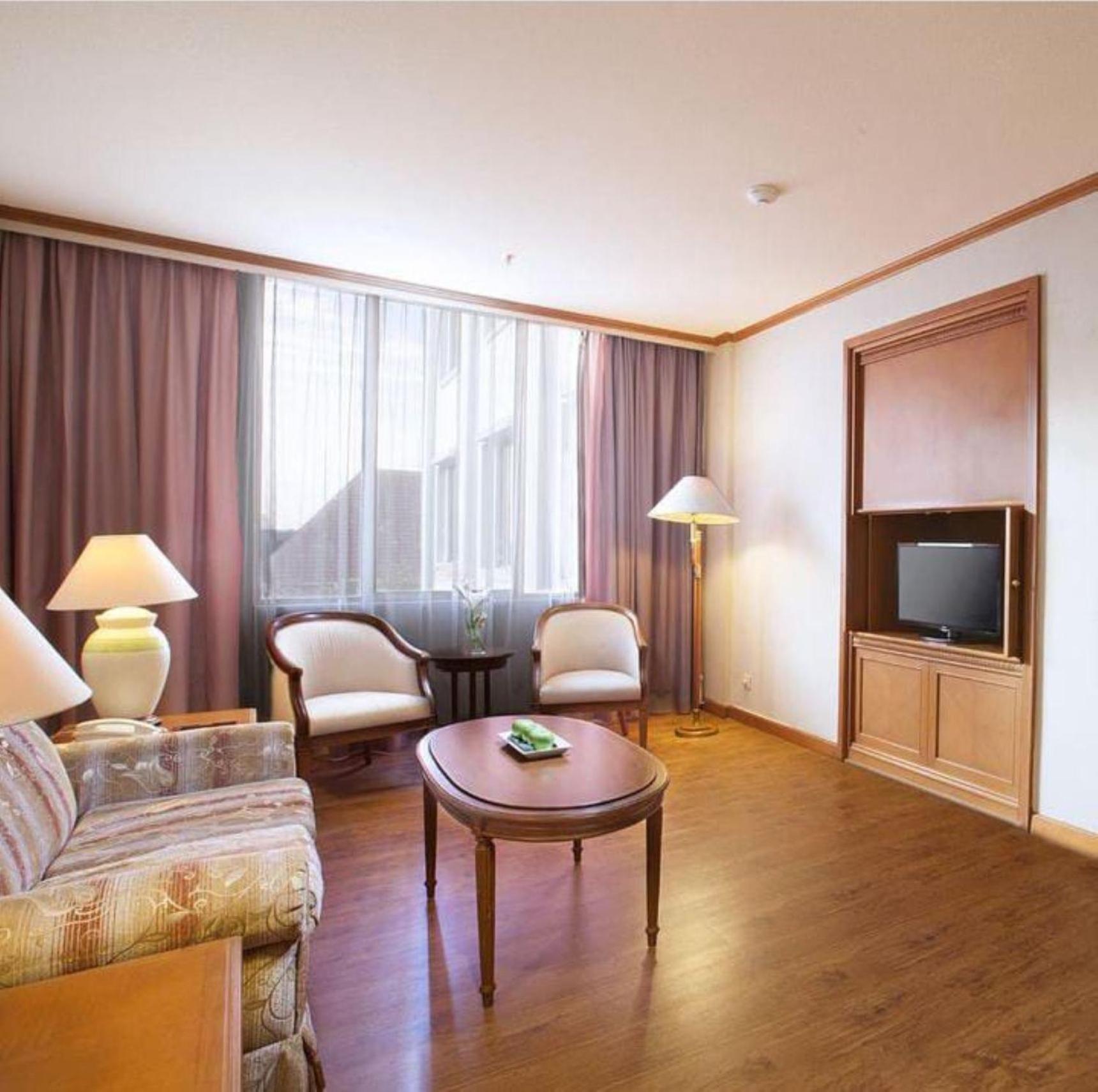 Hotel Sahid Jaya Solo Esterno foto