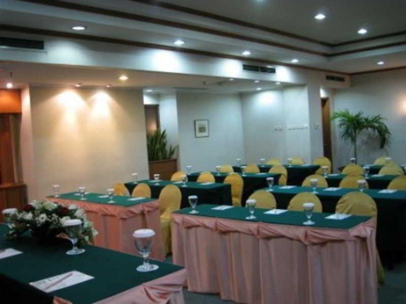 Hotel Sahid Jaya Solo Esterno foto