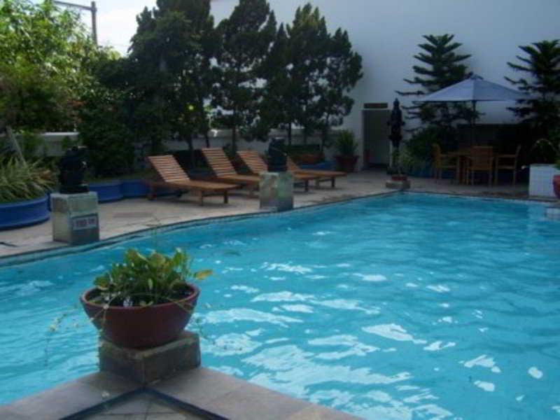 Hotel Sahid Jaya Solo Esterno foto