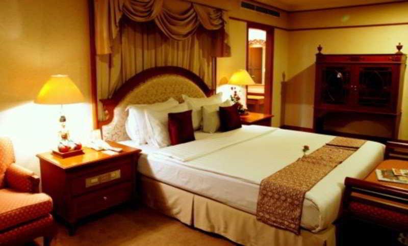 Hotel Sahid Jaya Solo Esterno foto
