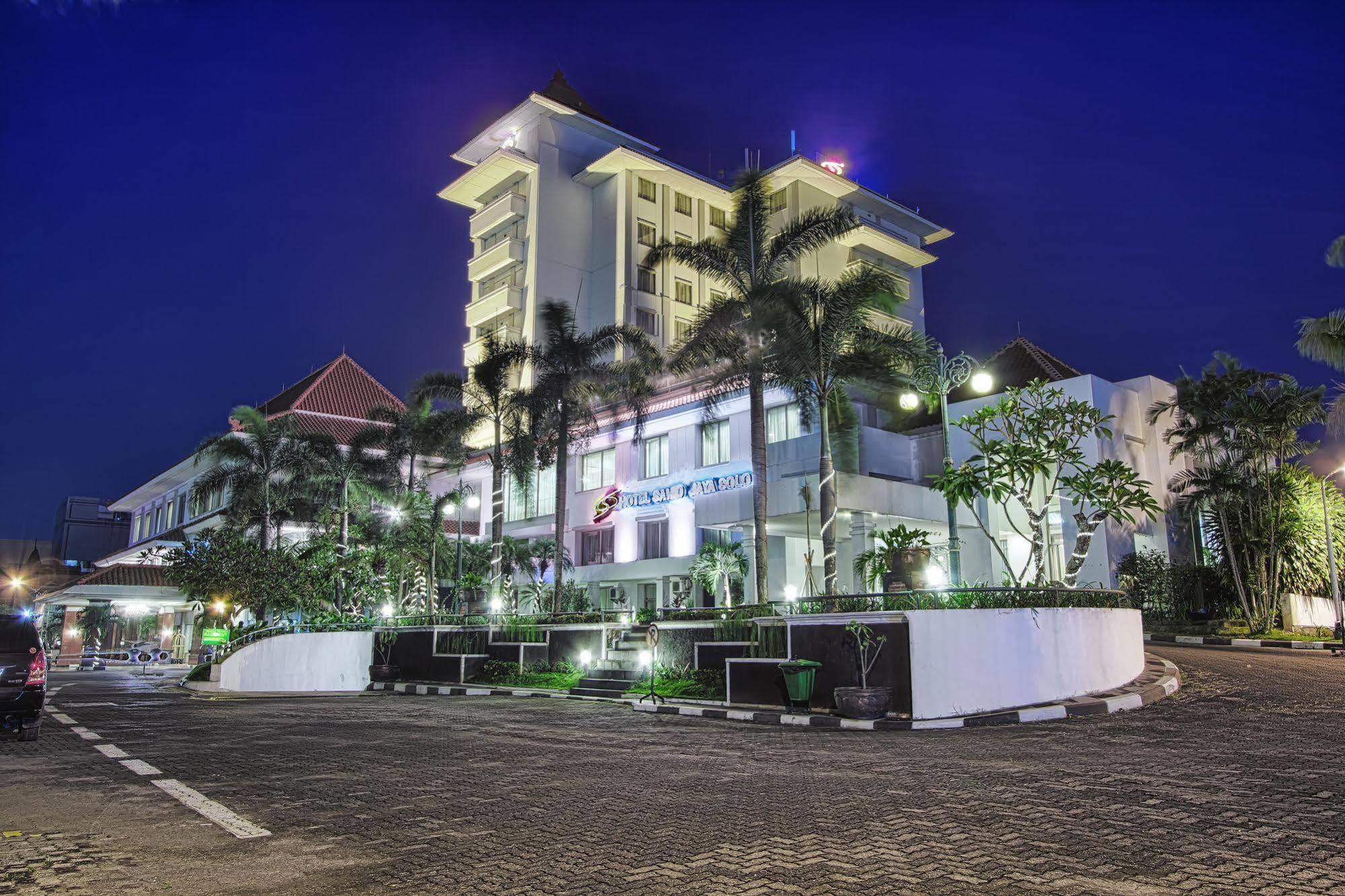 Hotel Sahid Jaya Solo Esterno foto